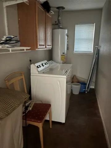 $2,000 | 2502 Colleen Drive, Pearland, TX 77581