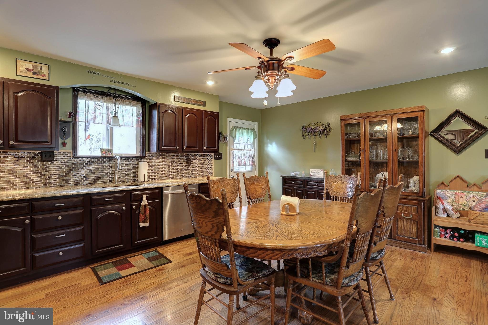 8474 Leishear Road Laurel, MD 20723 - Photo 8 of 61 Tons of table space in kitchen