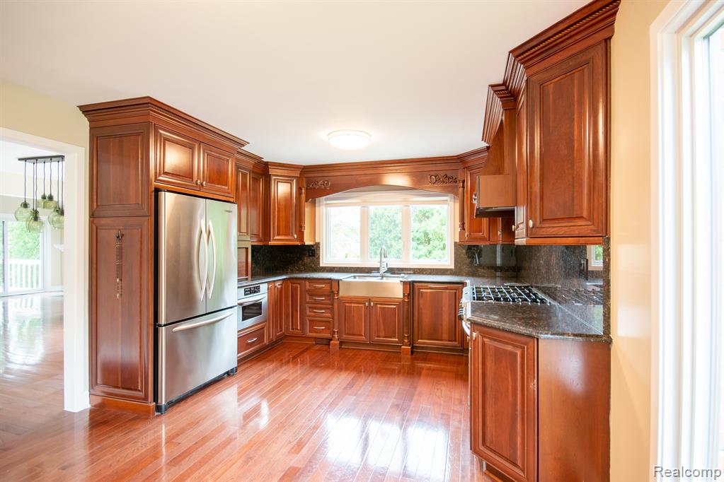 36609 Valley Ridge Drive Farmington Hills, MI 48331 - Photo 8 of 19