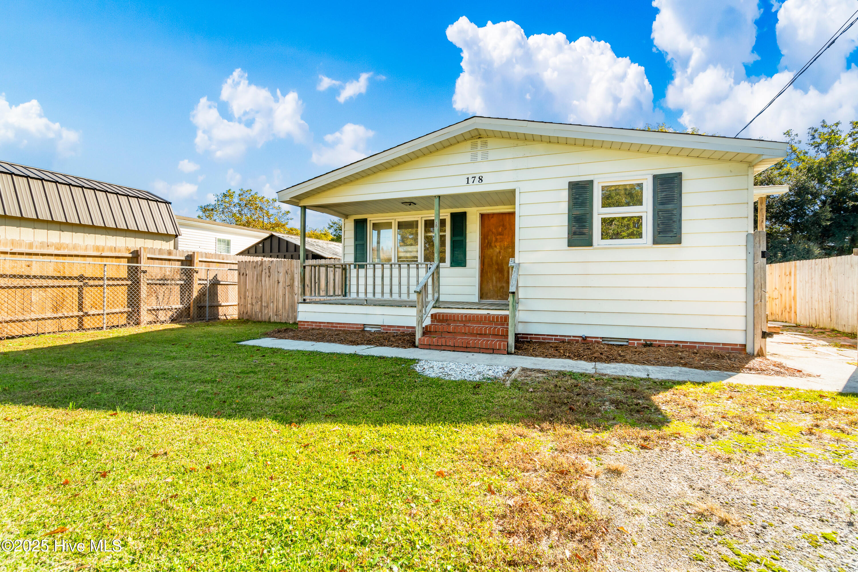 178 Arthur Farm Road Morehead City, NC 28557 - Photo 2 of 16 Front View