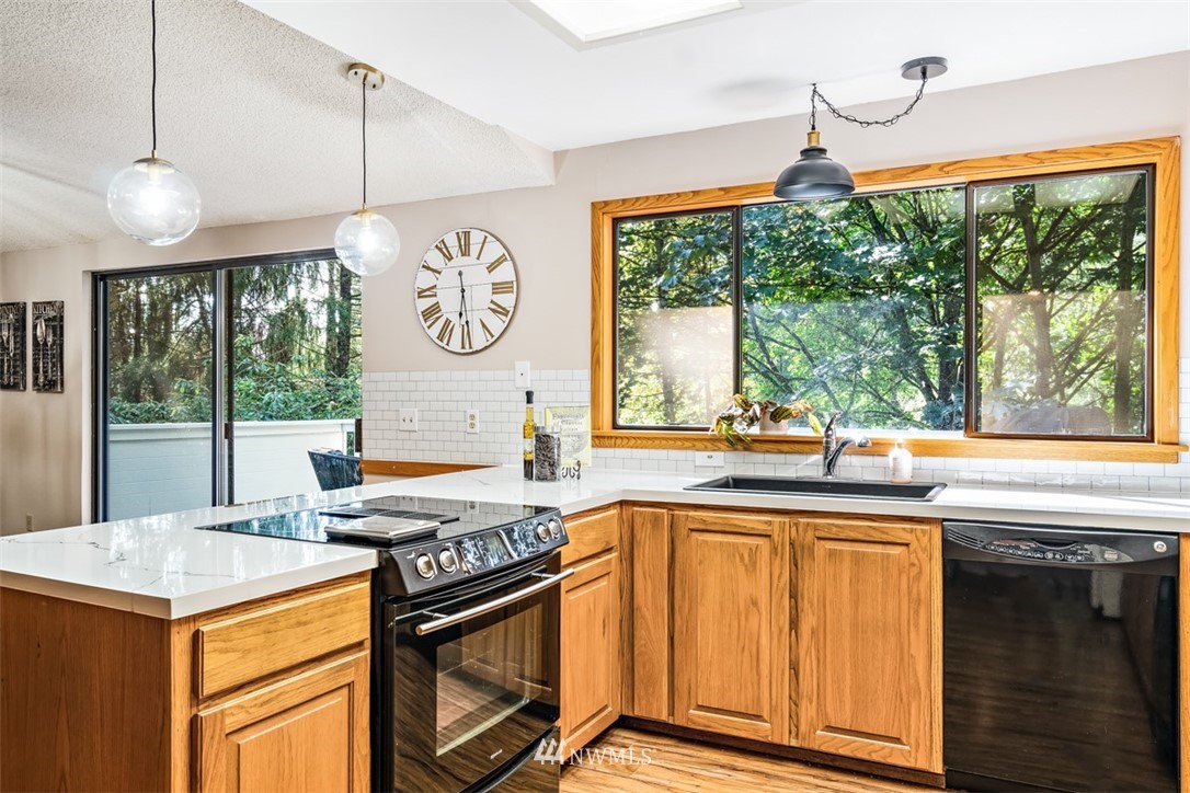 21004 28th Avenue Southeast Bothell, WA 98021 - Photo 7 of 24