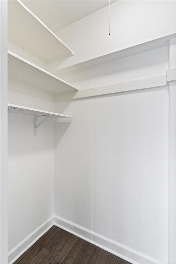 5455 North Sheridan Road, Unit 3406 Chicago, IL 60640 - Photo 21 of 30 a view of an empty walk in closet