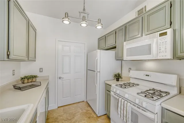 $195,000 | 7115 South Durango Drive, Unit 305, Las Vegas, NV 89113