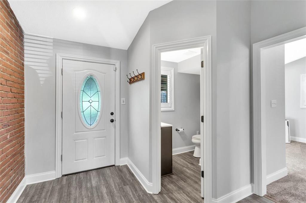 225 Houston Road Pittsburgh, PA 15237 - Photo 16 of 25 wooden floor in a gallery