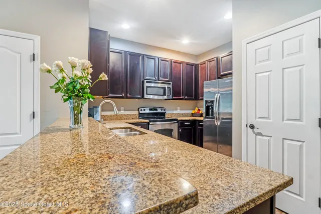 $325,000 | 14210 Desert Haven Street, Unit 3603, Windermere, FL 34786