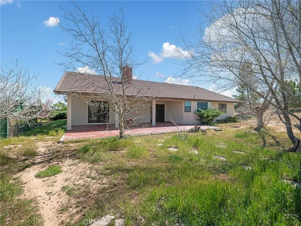 $440,800 | 8672 Sierra Vista Road, Phelan, CA 92371