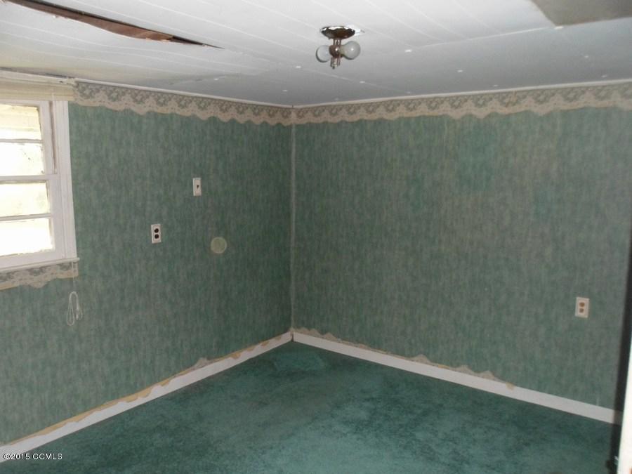 671 Laurel Road Beaufort, NC 28516 - Photo 11 of 15 master bedroom