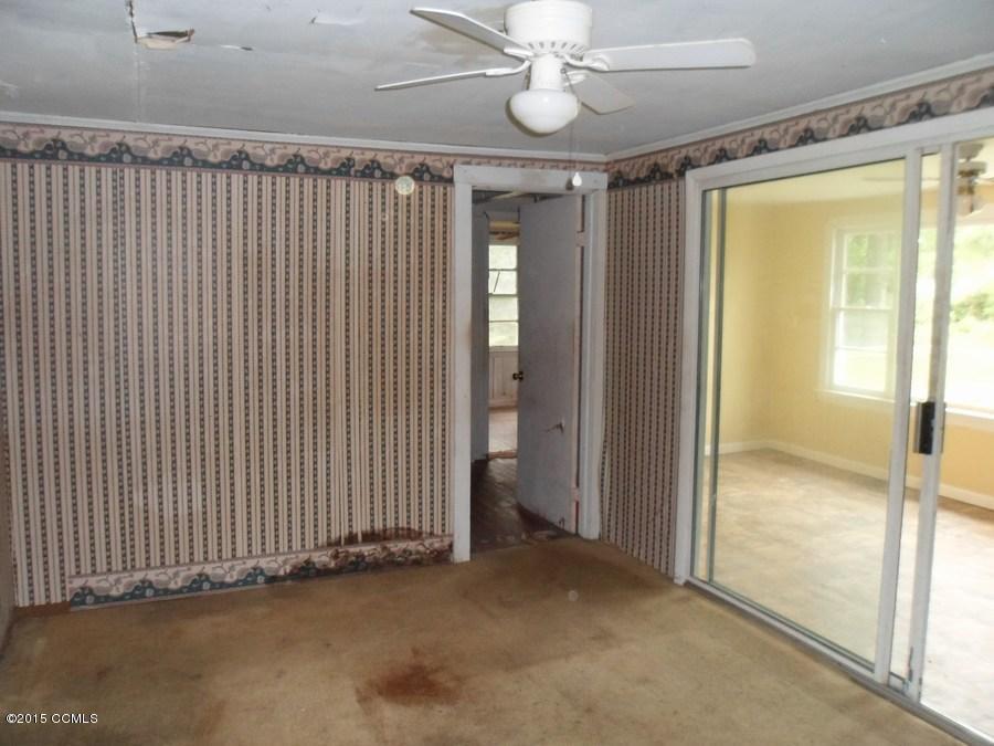 671 Laurel Road Beaufort, NC 28516 - Photo 12 of 15 living room