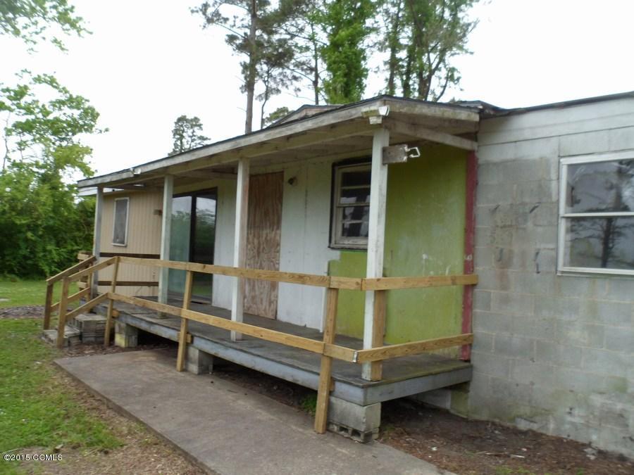 671 Laurel Road Beaufort, NC 28516 - Photo 6 of 15 Rear deck