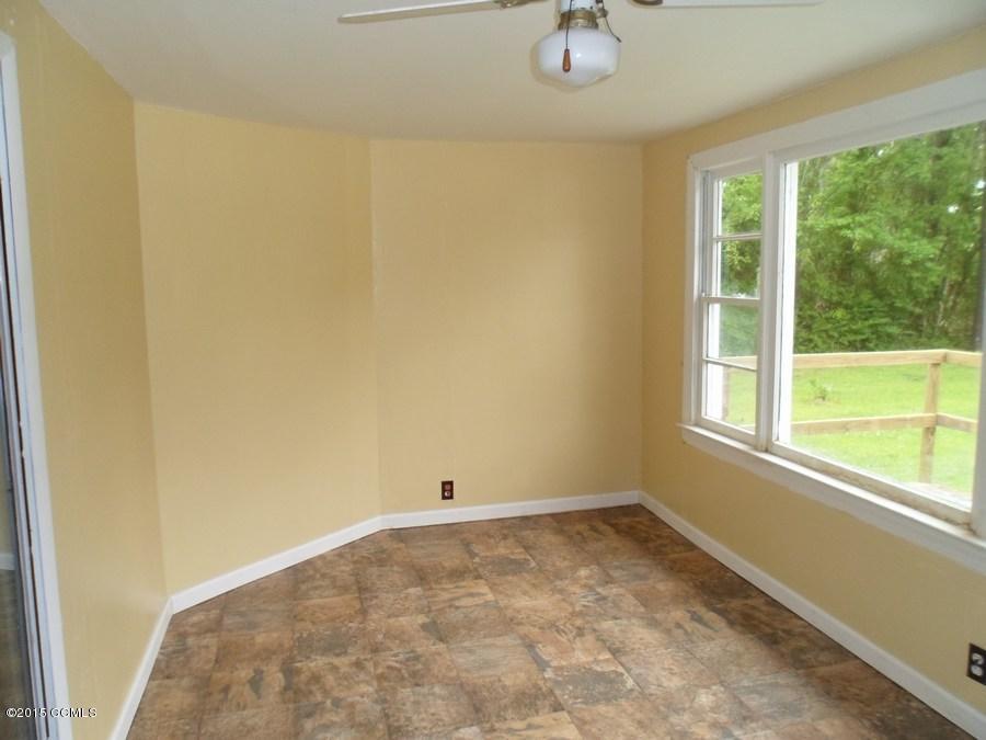 671 Laurel Road Beaufort, NC 28516 - Photo 10 of 15 front den