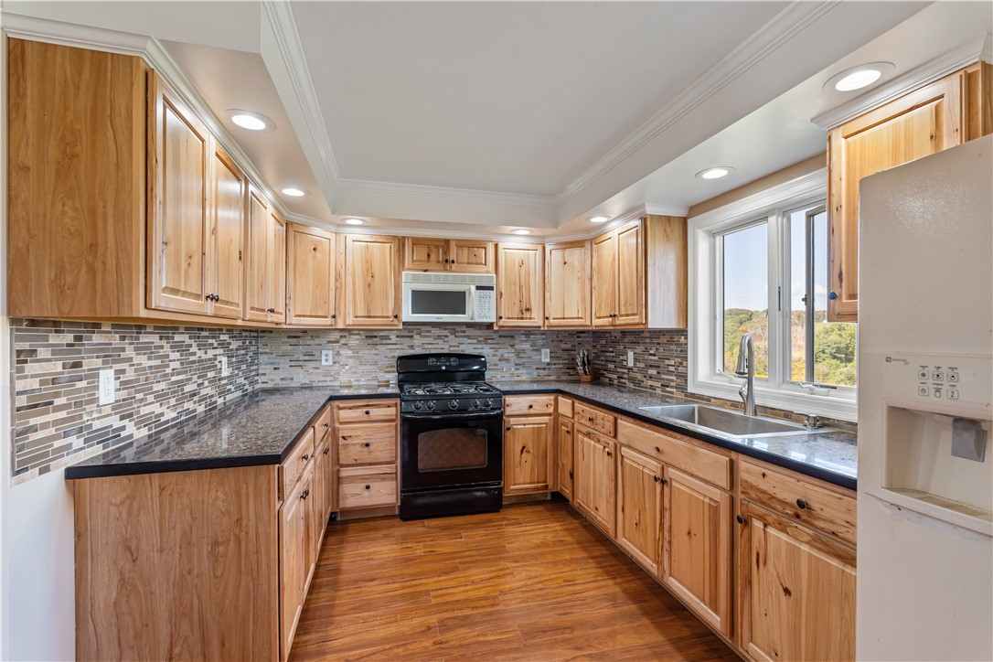 11672 Davis Road Prattsburgh, NY 14873 - Photo 8 of 48