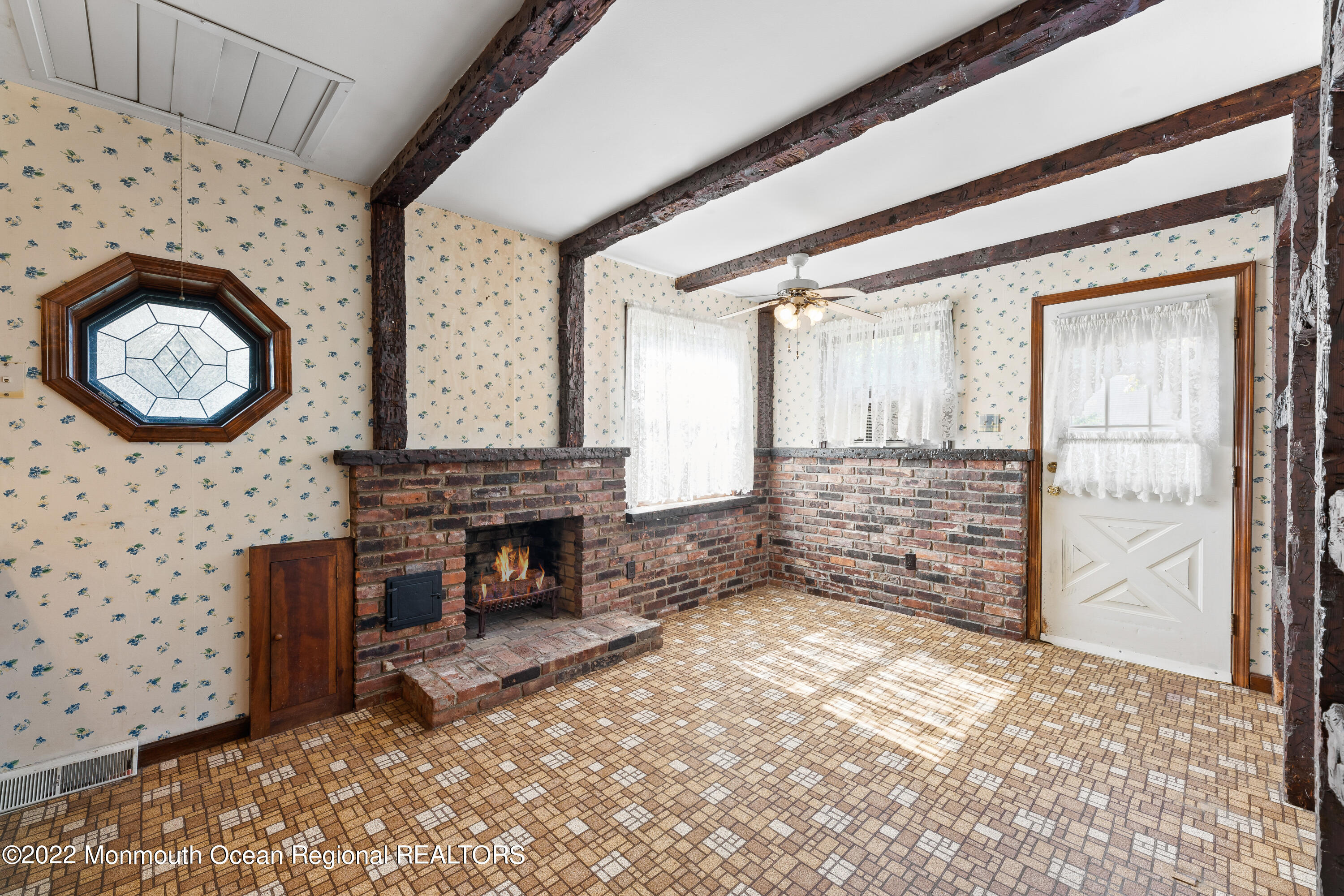 3 Oak Street Matawan, NJ 07747 - Photo 12 of 30 DINING AREA W FIREPLACE