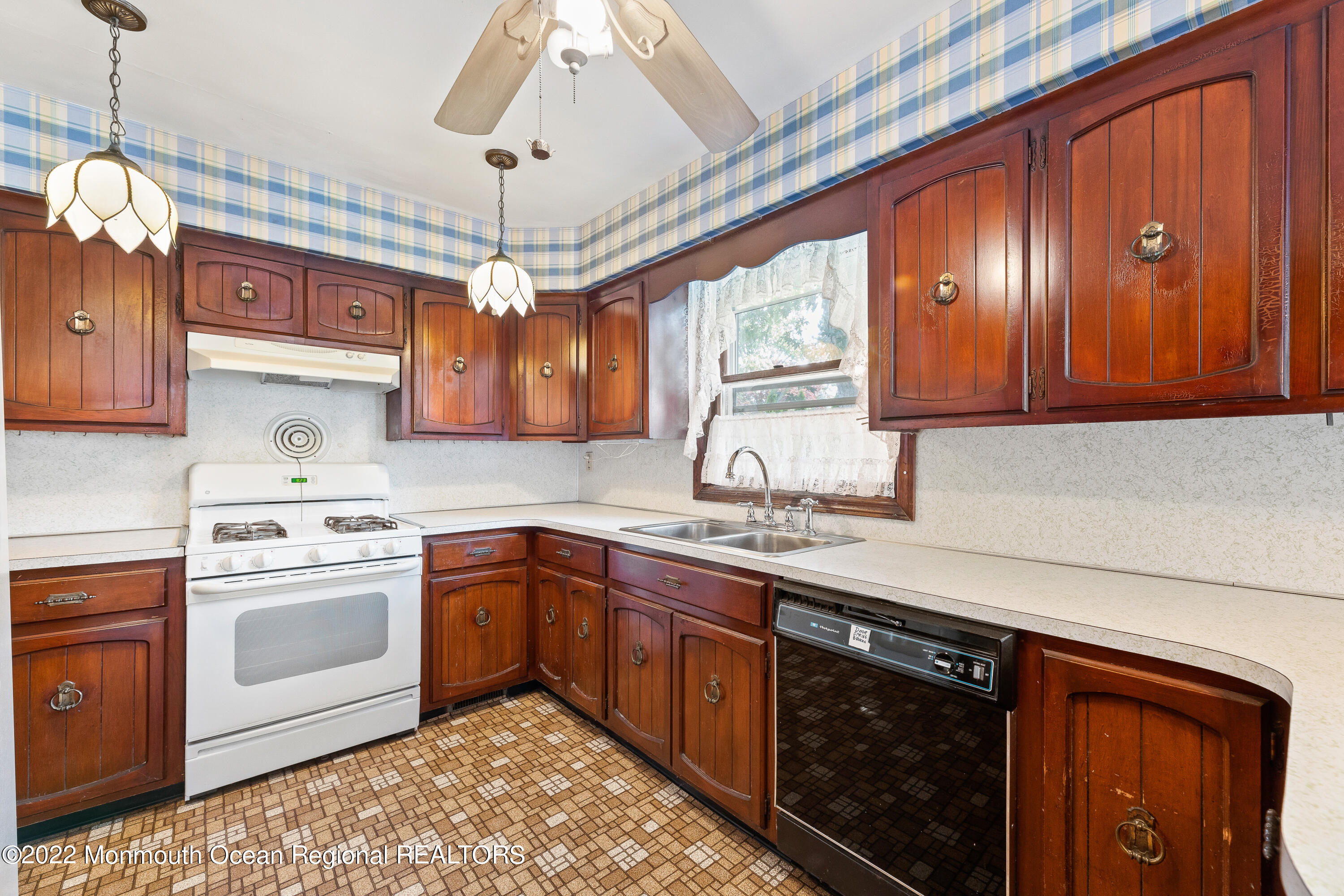 3 Oak Street Matawan, NJ 07747 - Photo 13 of 30 KITCHEN