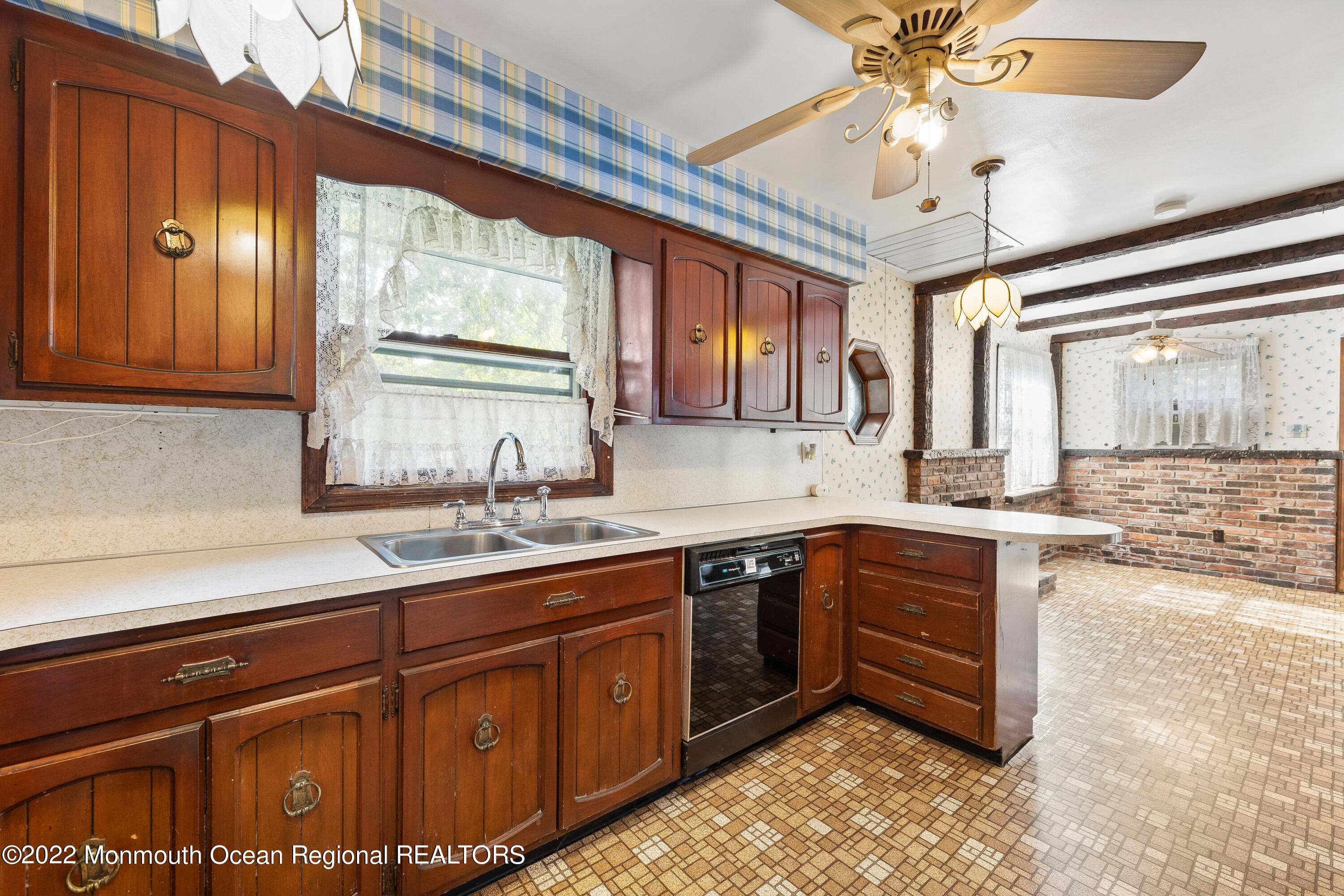 3 Oak Street Matawan, NJ 07747 - Photo 14 of 30 KITCHEN