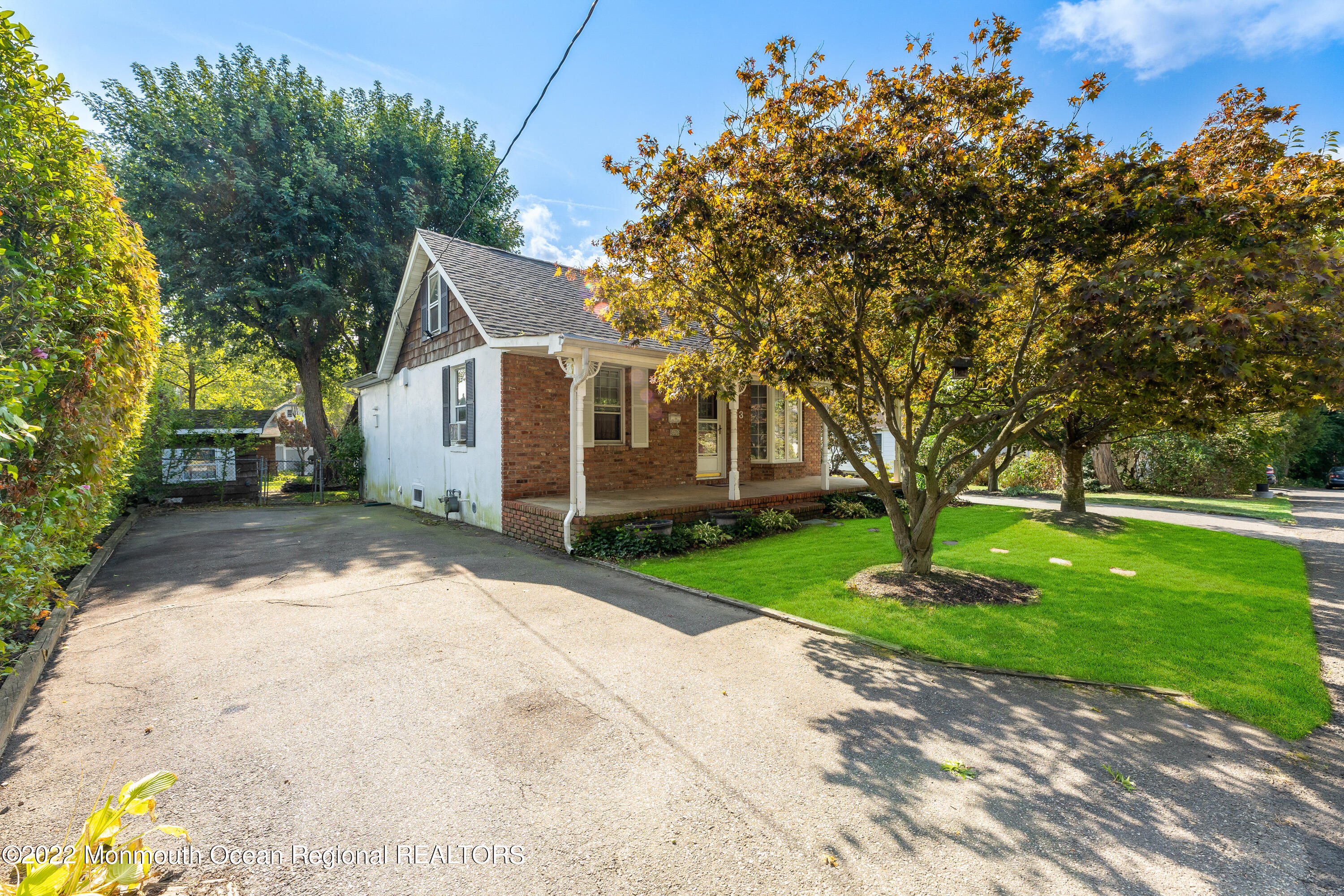 3 Oak Street Matawan, NJ 07747 - Photo 4 of 30 LEFT DRIVEWAY