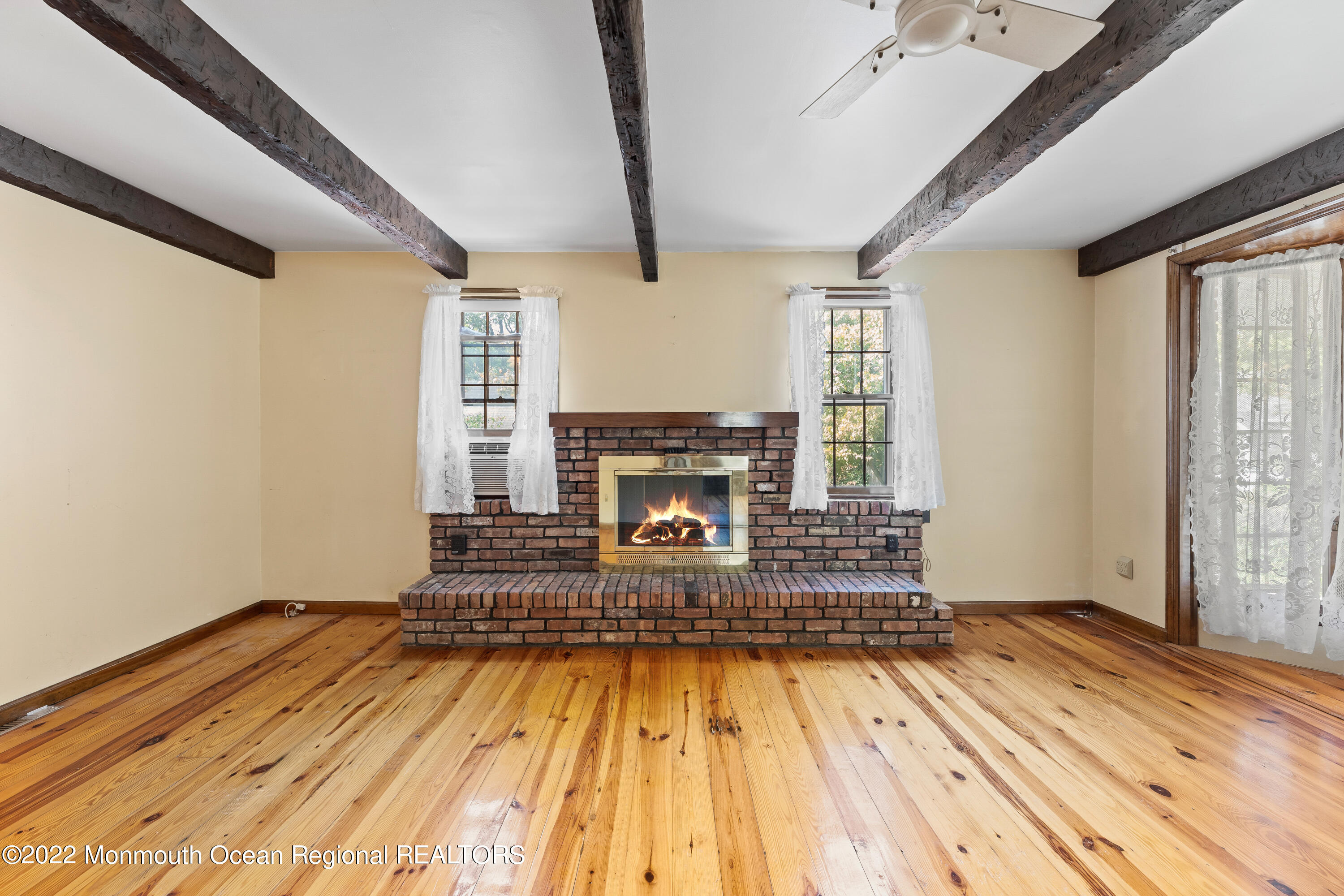 3 Oak Street Matawan, NJ 07747 - Photo 7 of 30 FIREPLACE IN LIVING ROOM