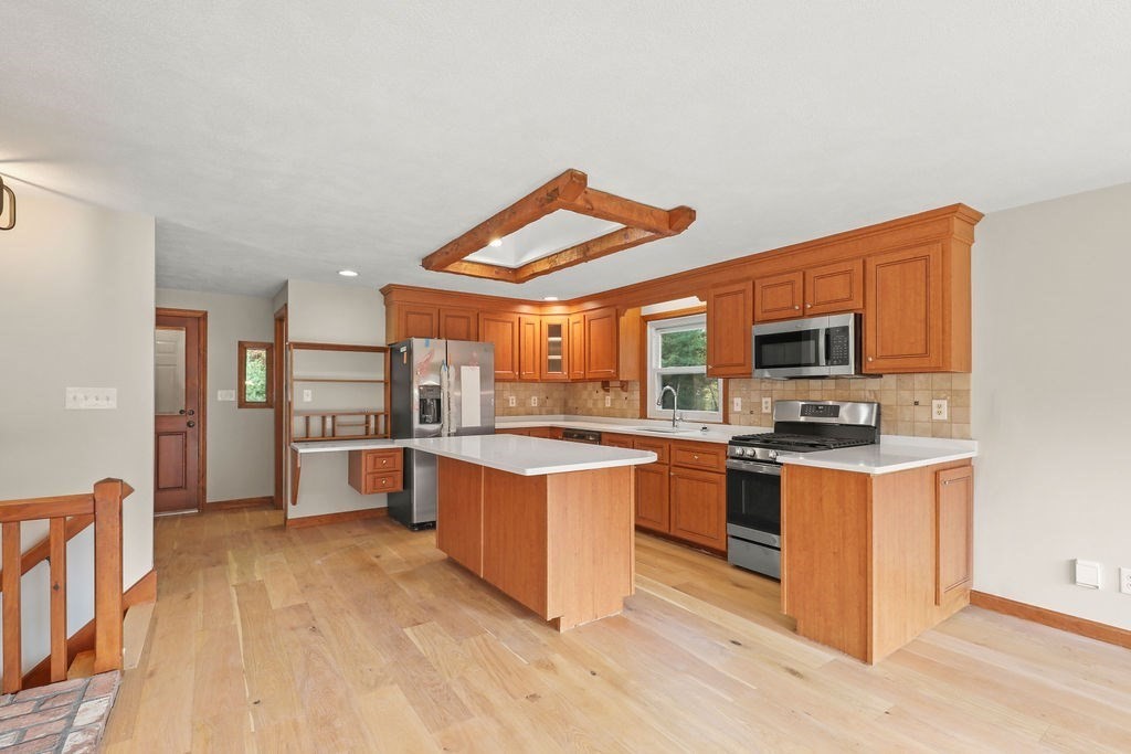 92 Howland Road Lakeville, MA 02347 - Photo 4 of 38 Gallery Image 4