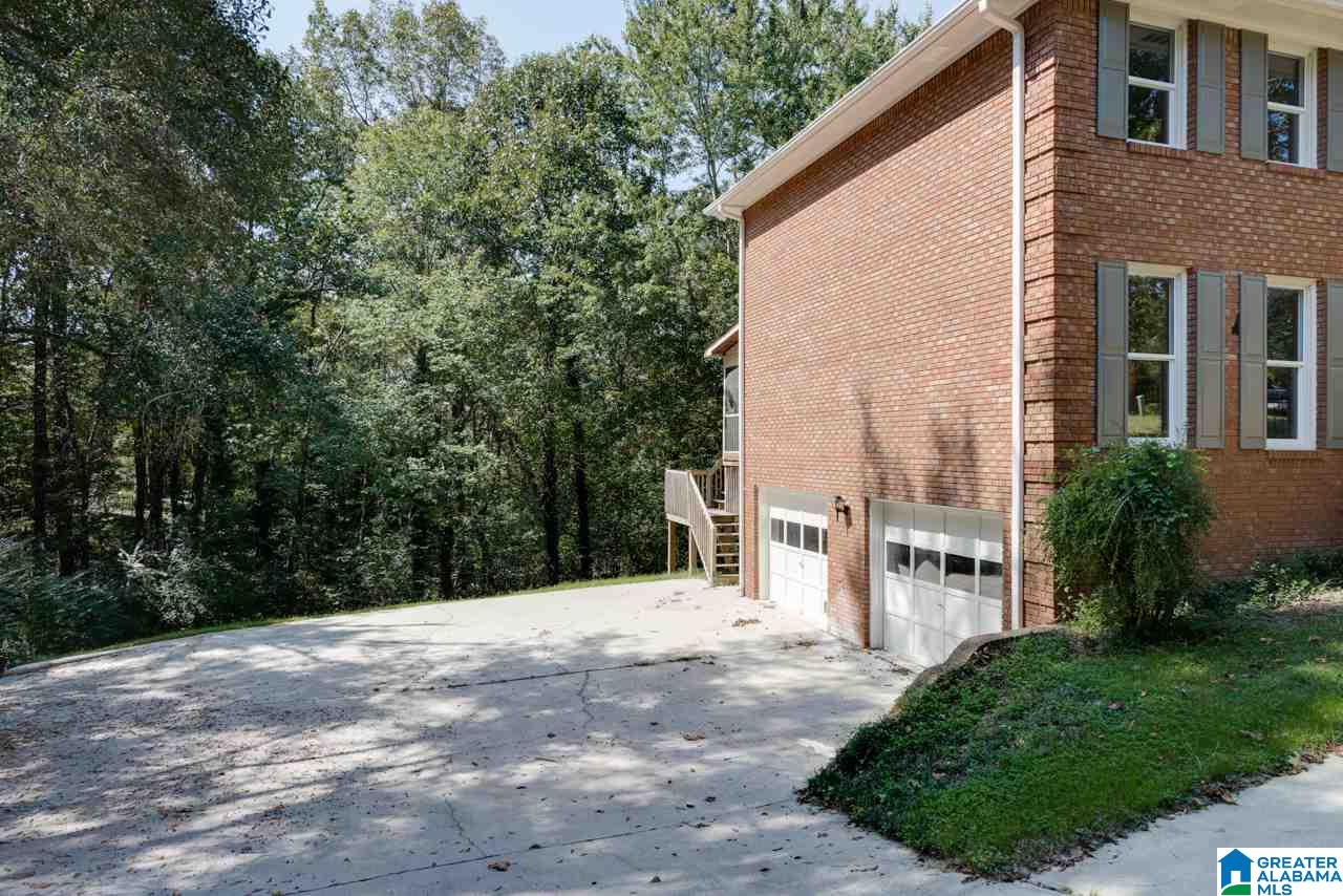 1309 Colonial Way Alabaster, AL 35007 - Photo 2 of 36
