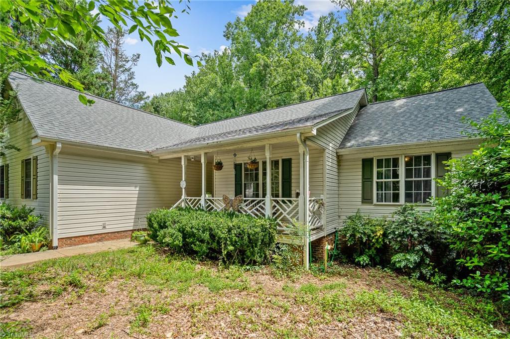7504 Bartonshire Court Oak Ridge, NC 27310 - Photo 4 of 30 Gallery Image 4