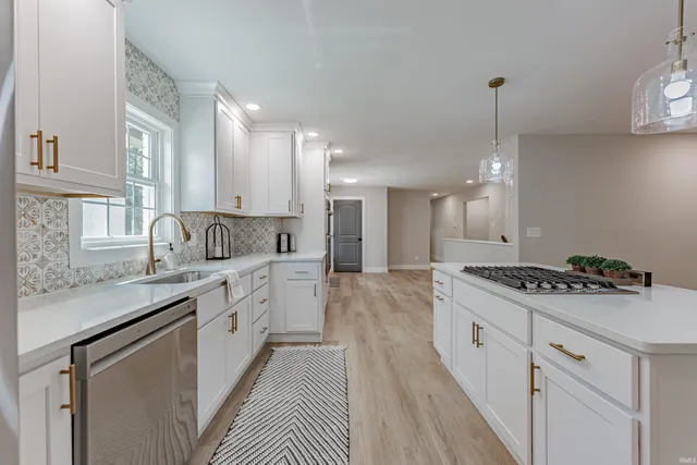 $524,900 | 1830 Montview Drive, Evansville, IN 47725