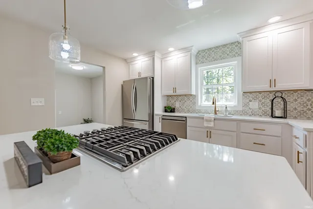 $524,900 | 1830 Montview Drive, Evansville, IN 47725