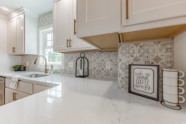 $524,900 | 1830 Montview Drive, Evansville, IN 47725