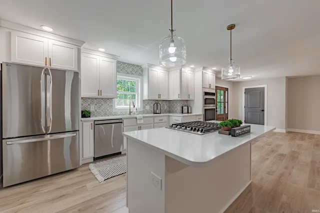 $524,900 | 1830 Montview Drive, Evansville, IN 47725