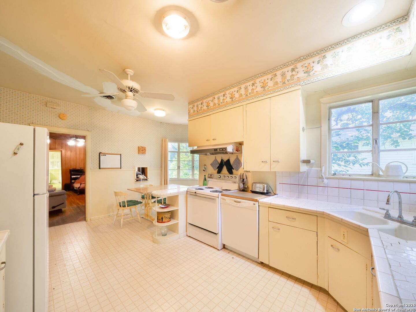 908 Garraty Road Terrell Hills, TX 78209 - Photo 6 of 25