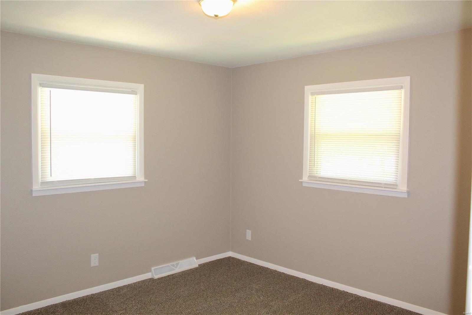 5205 Black Oak Road Alton, IL 62002 - Photo 14 of 22 Gallery Image 14