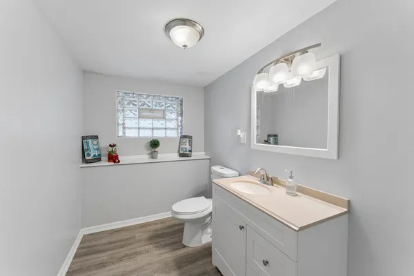 $345,000 | 643 Armitage Avenue, Glendale Heights, IL 60139