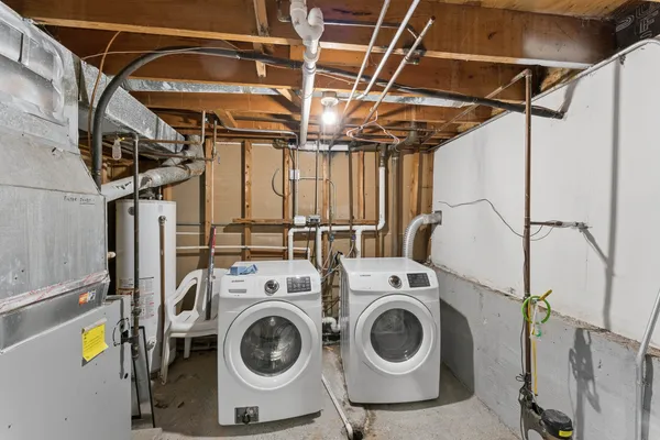 $345,000 | 643 Armitage Avenue, Glendale Heights, IL 60139