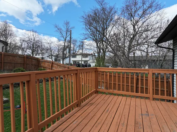 $345,000 | 643 Armitage Avenue, Glendale Heights, IL 60139
