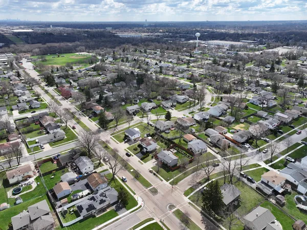 $345,000 | 643 Armitage Avenue, Glendale Heights, IL 60139