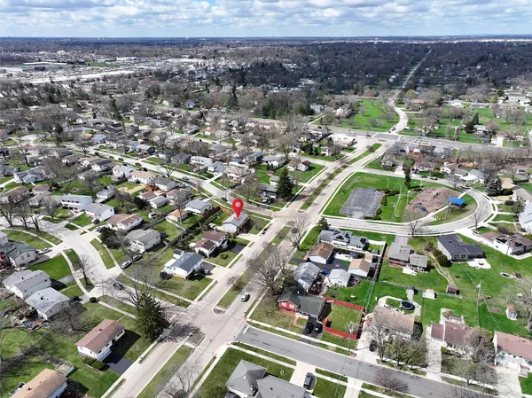 $345,000 | 643 Armitage Avenue, Glendale Heights, IL 60139