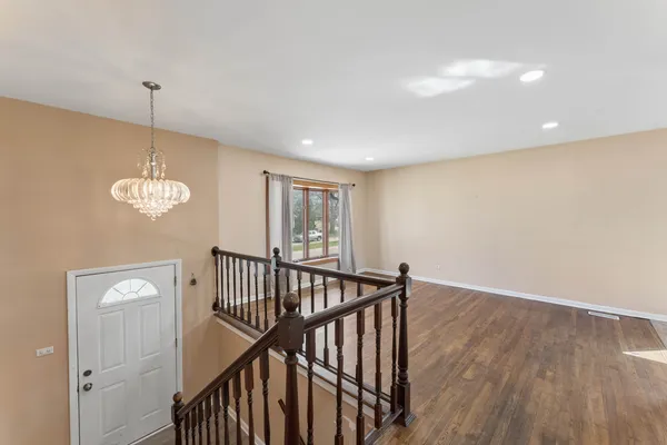$345,000 | 643 Armitage Avenue, Glendale Heights, IL 60139