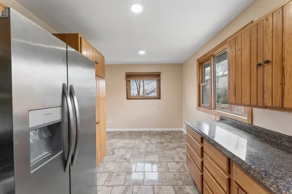 $345,000 | 643 Armitage Avenue, Glendale Heights, IL 60139