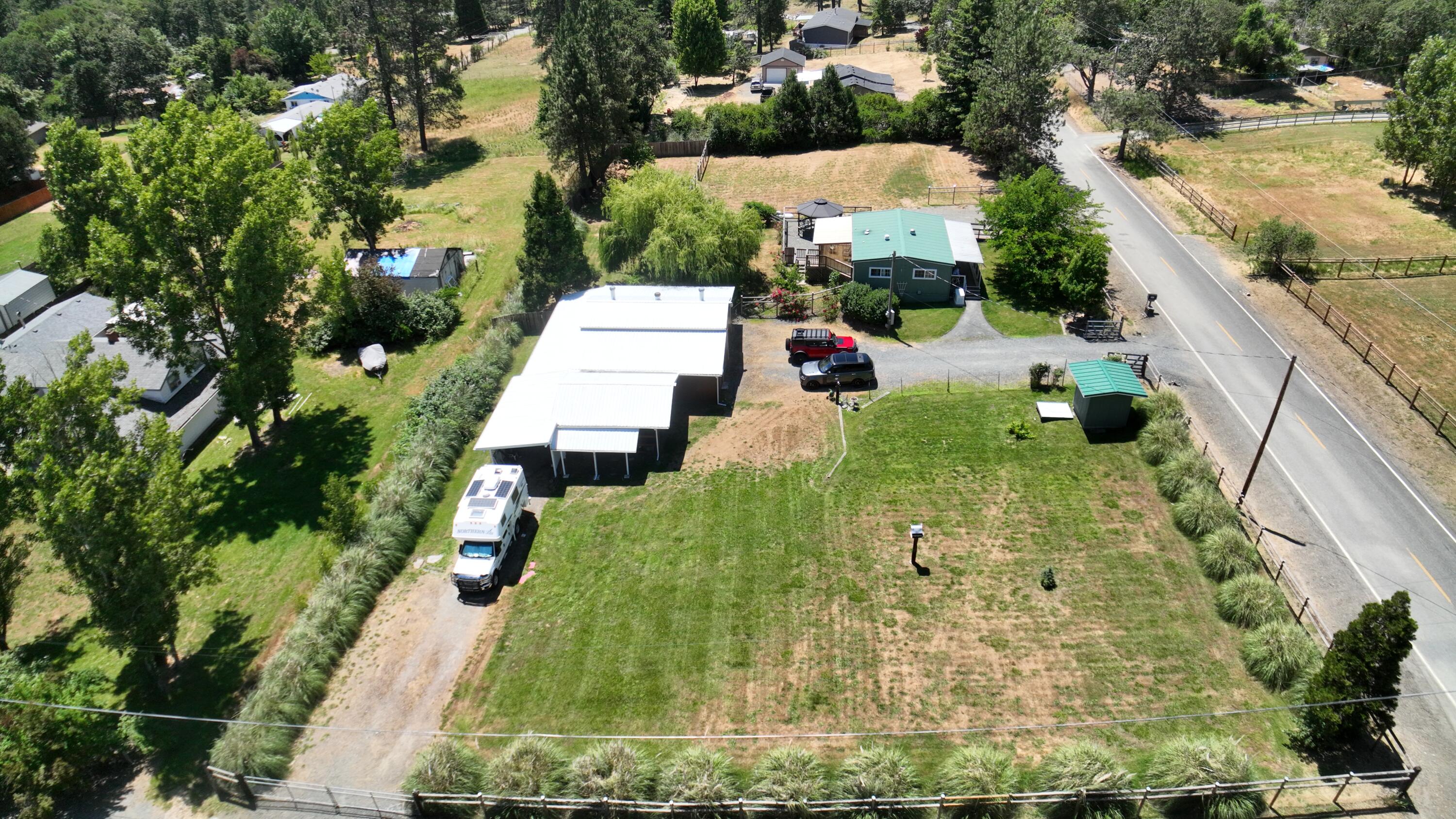 391 Homewood Road Grants Pass, OR 97527 - Photo 3 of 53 3