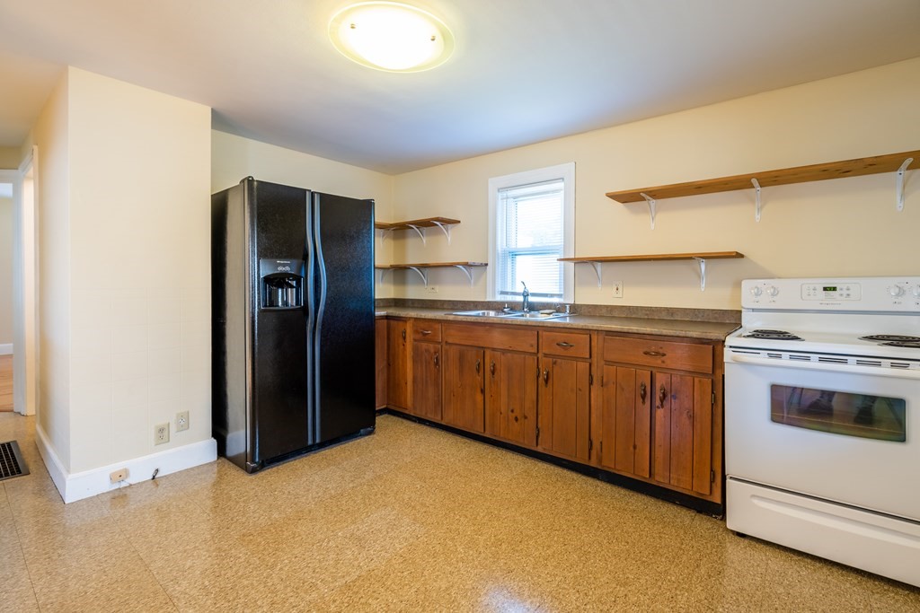 898 Riverside Drive Methuen, MA 01844 - Photo 14 of 24 Gallery Image 14