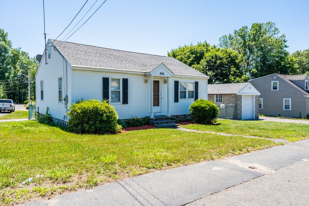 898 Riverside Drive Methuen, MA 01844 - Photo 3 of 24 Gallery Image 3