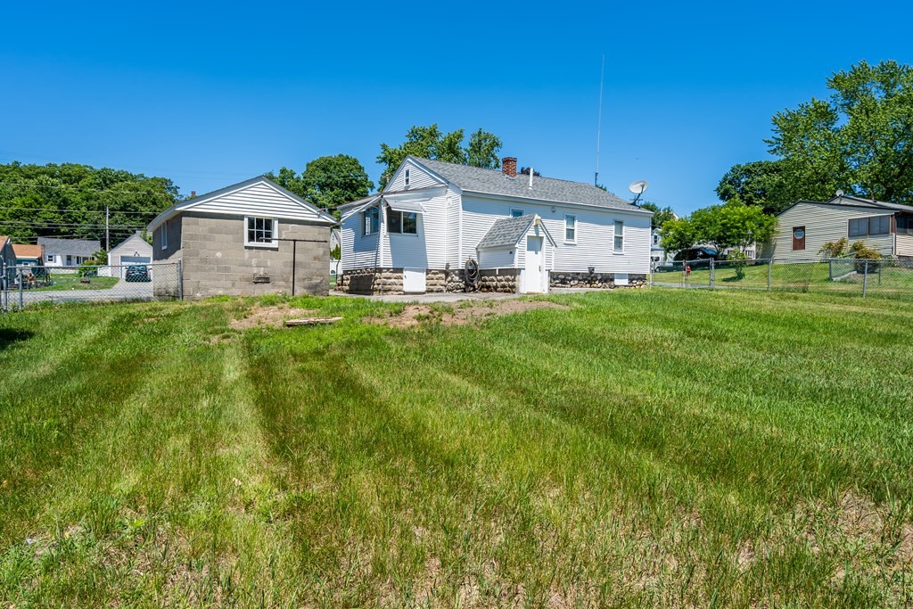 898 Riverside Drive Methuen, MA 01844 - Photo 6 of 24 Gallery Image 6