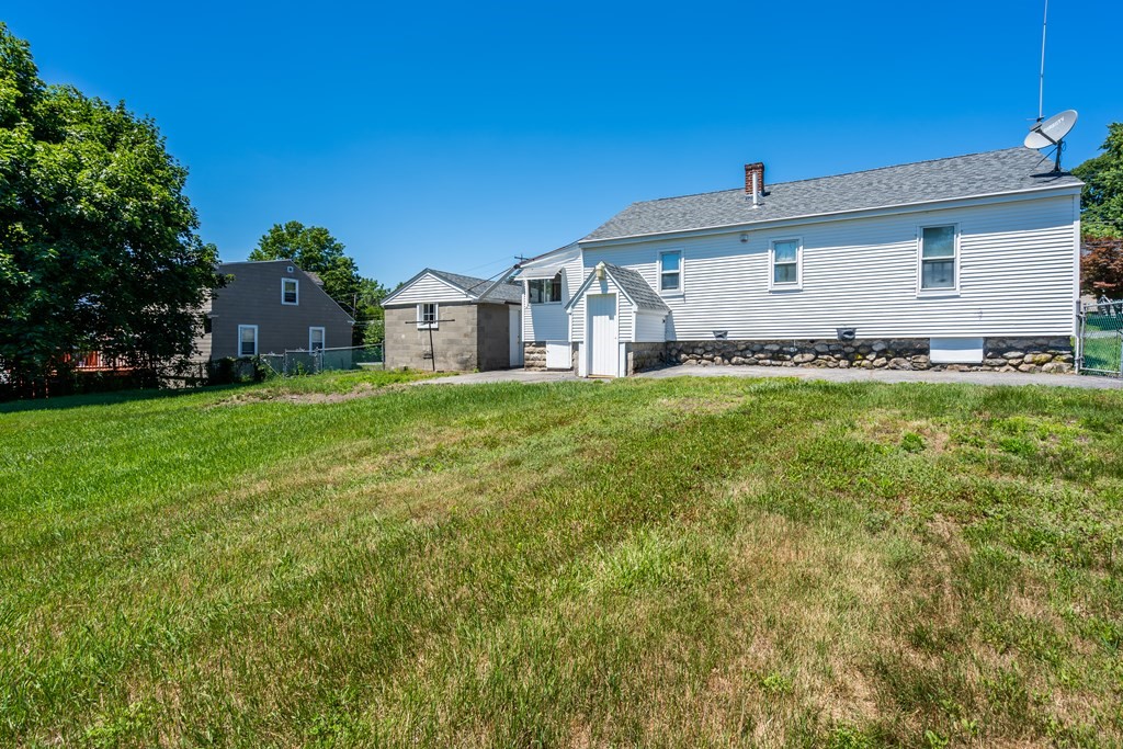 898 Riverside Drive Methuen, MA 01844 - Photo 8 of 24 Gallery Image 8