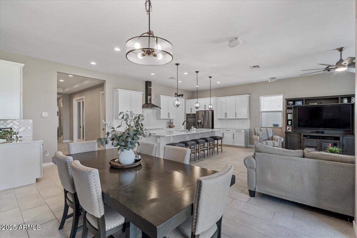 14634 West Wethersfield Road Surprise, AZ 85379 - Photo 9 of 38 37-DSC01035