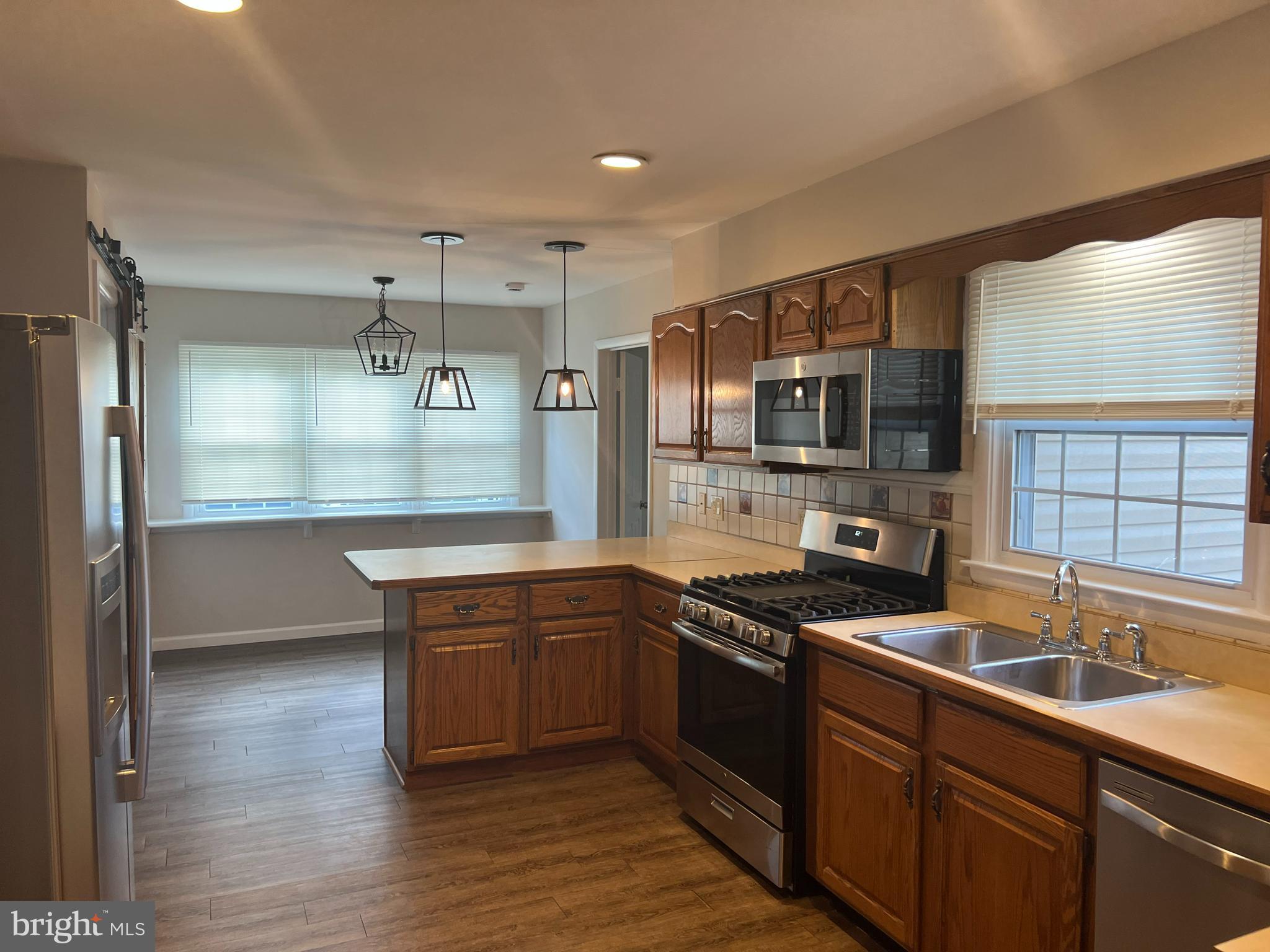 310 Surrey Road Cherry Hill, NJ 08002 - Photo 17 of 38 Eat-in Kitchen