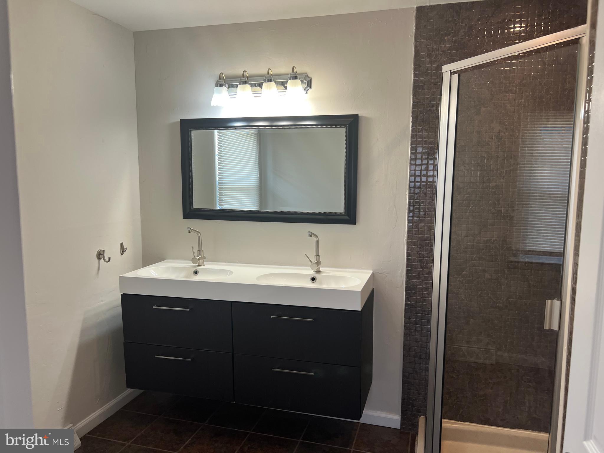 310 Surrey Road Cherry Hill, NJ 08002 - Photo 31 of 38 Full Bathroom of Master BR