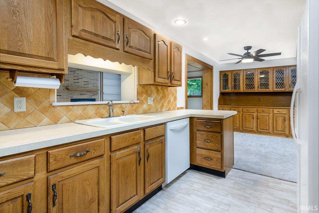 4236 Midway Road Elkhart, IN 46517 - Photo 6 of 27