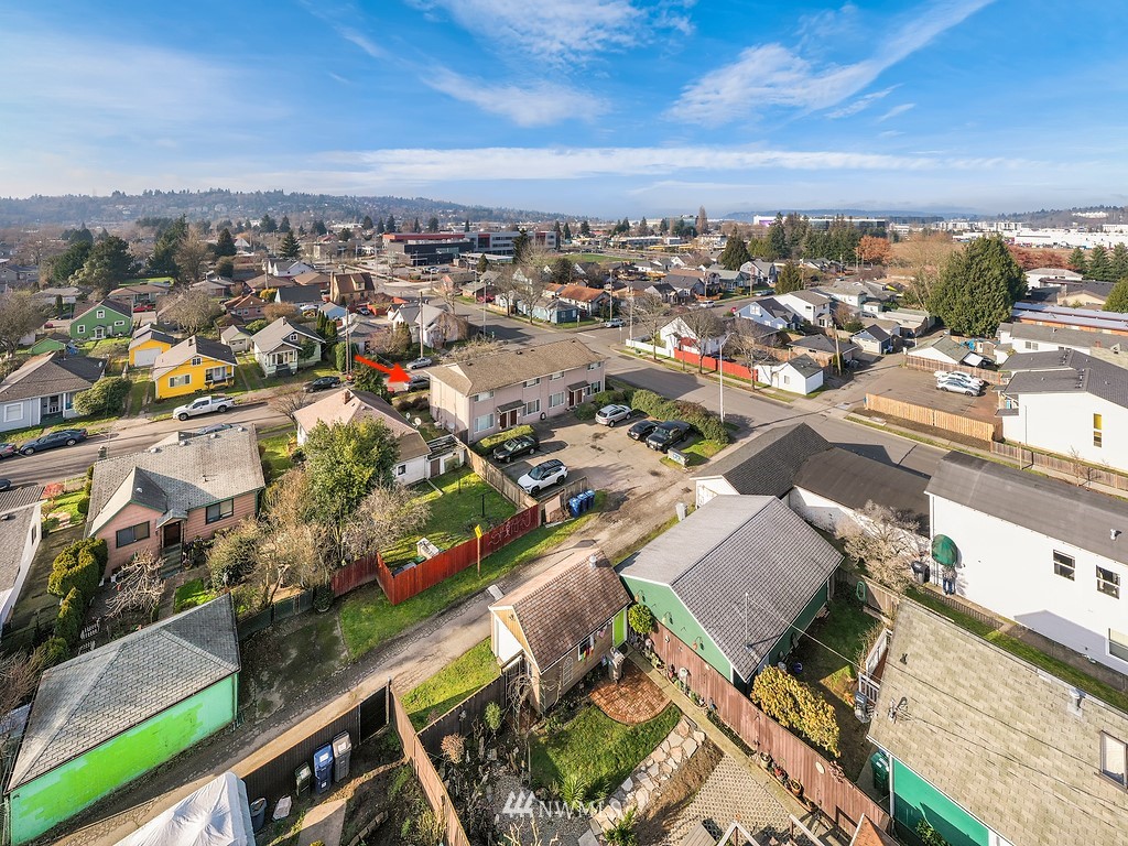 1421 North 3rd Street Renton, WA 98057 - Photo 2 of 17 an aerial view of a city