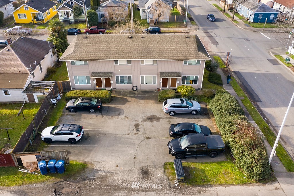 1421 North 3rd Street Renton, WA 98057 - Photo 3 of 17 a aerial view of a house with swimming pool and sitting area