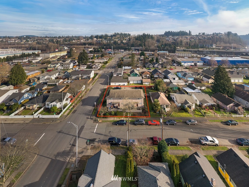 1421 North 3rd Street Renton, WA 98057 - Photo 4 of 17 an aerial view of residential houses with outdoor space