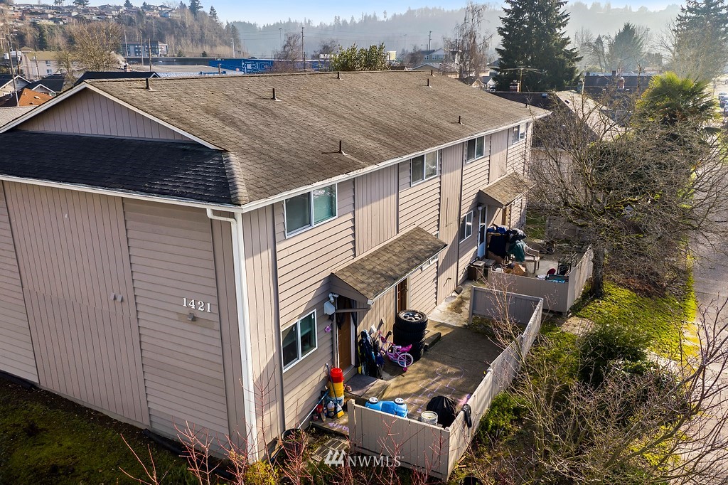 1421 North 3rd Street Renton, WA 98057 - Photo 5 of 17 a aerial view of a house with a yard