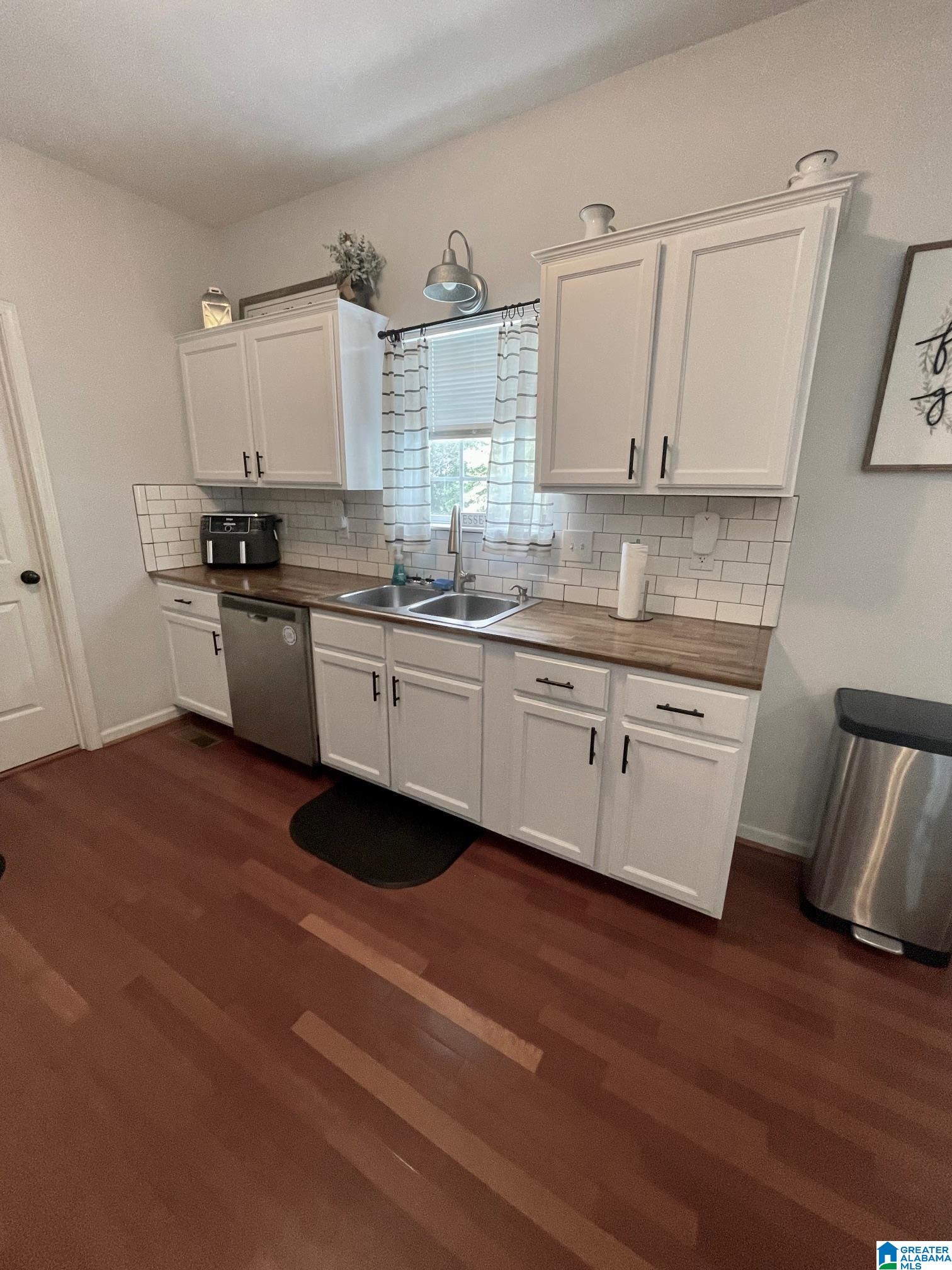 223 Walnut Street Leeds, AL 35094 - Photo 9 of 23